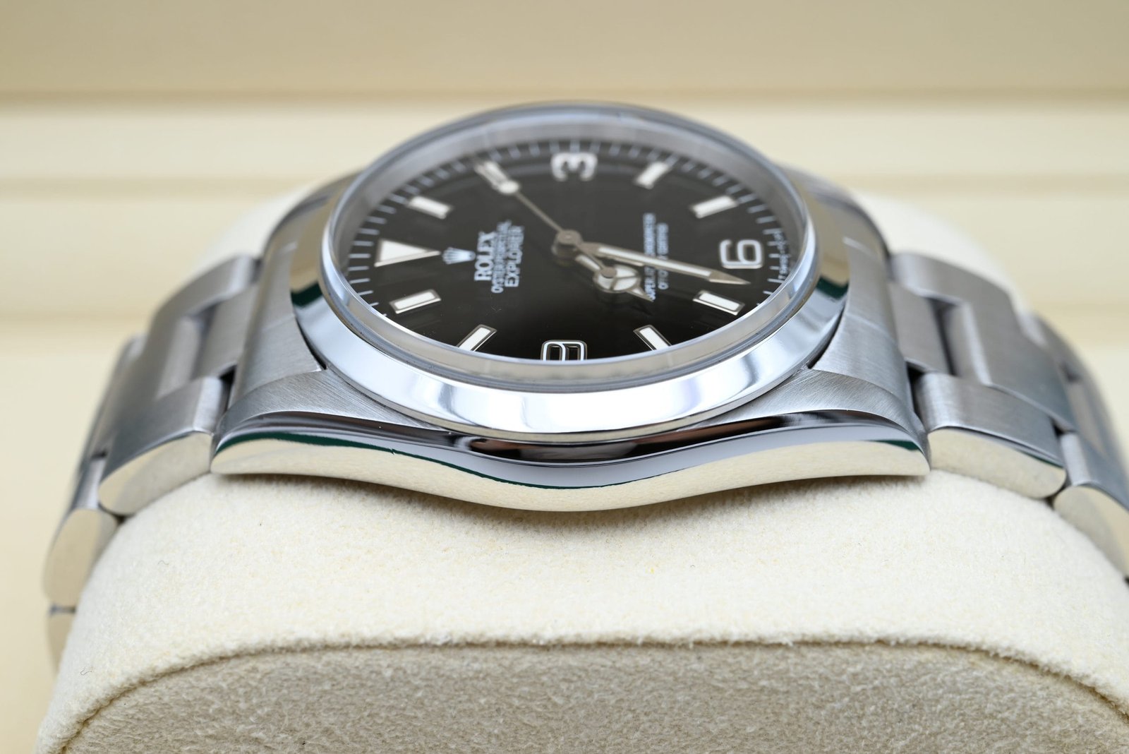 Rolex Explorer Ref. 14270 Year 1996 (Box & Papers) – Image 4