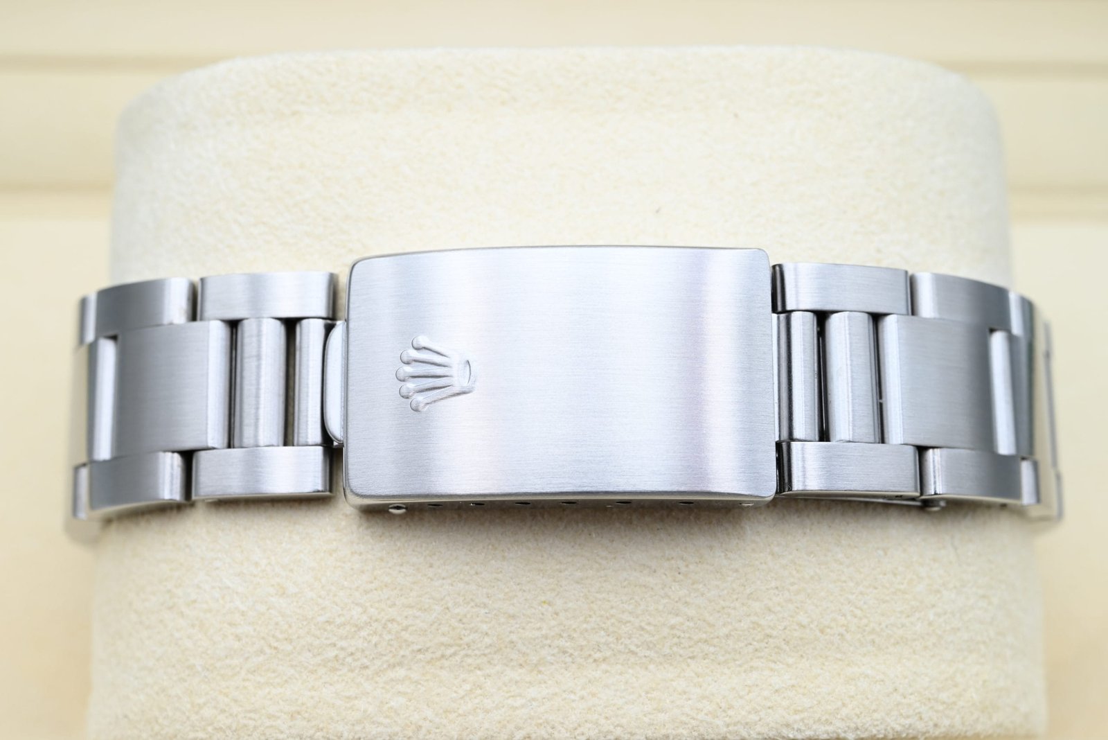 Rolex Explorer Ref. 14270 Year 1996 (Box & Papers) – Image 8