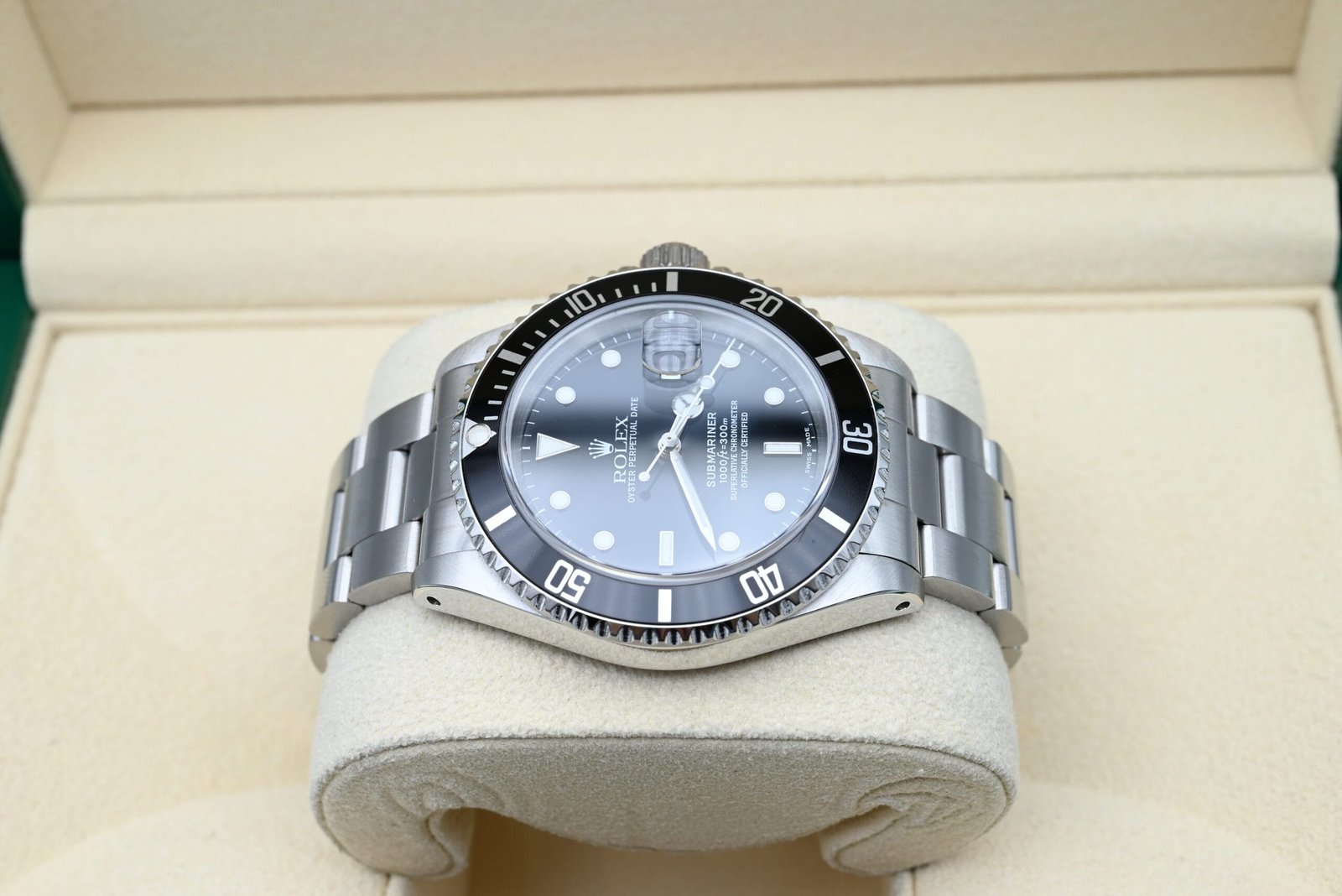 Rolex Submariner Ref. 16610 Year 2000 (Box & Papers) - Image 3