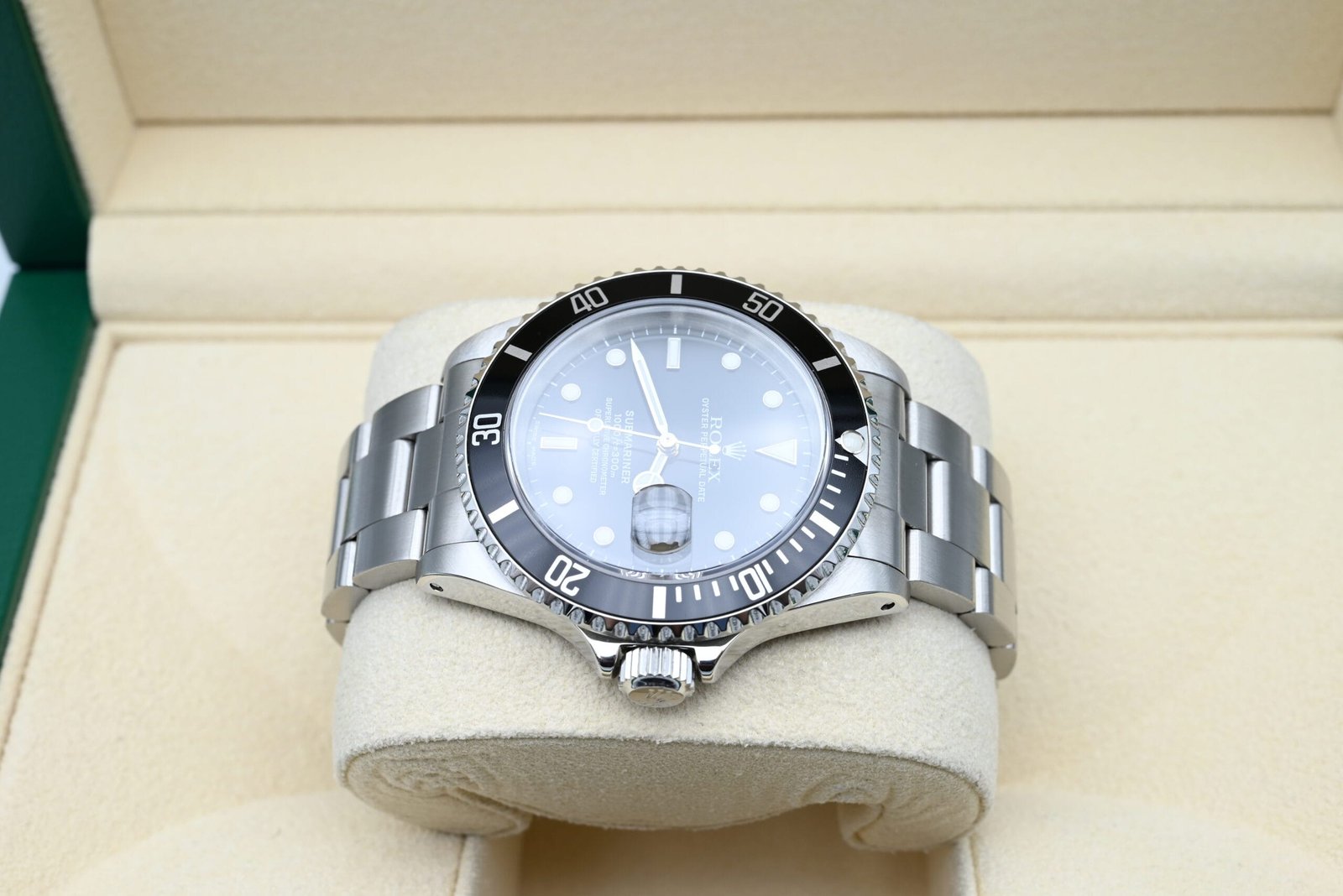 Rolex Submariner Ref. 16610 Year 2000 (Box & Papers) - Image 4