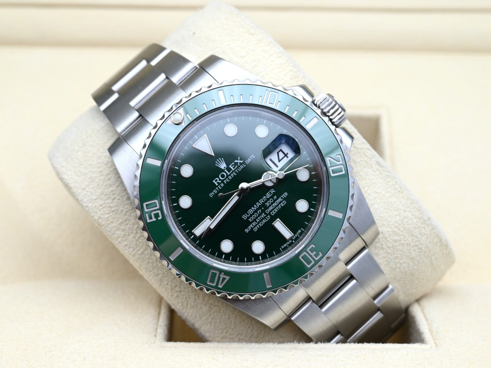Rolex Submariner 116610LV (2)