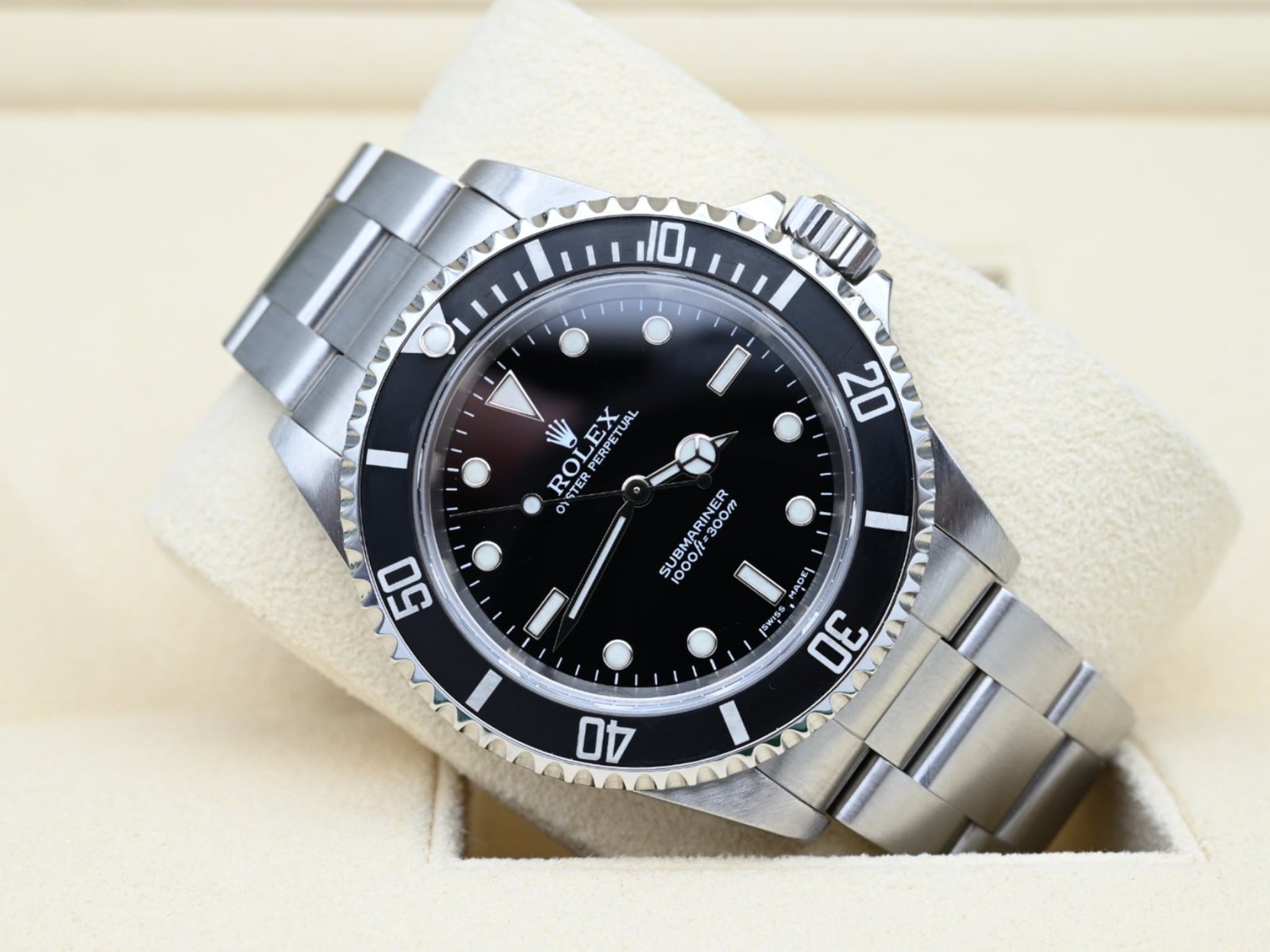 Rolex Submariner 14060M (3)